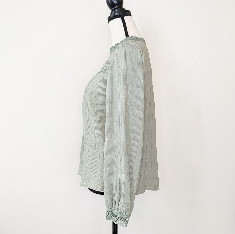 NWT Mine Sage Green Lace Accent Blouse - Picture 3 of 4